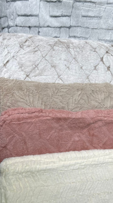 Плед Меховой КРОЛИК УЗОР 1.5 спальный в ассортименте PLKRU