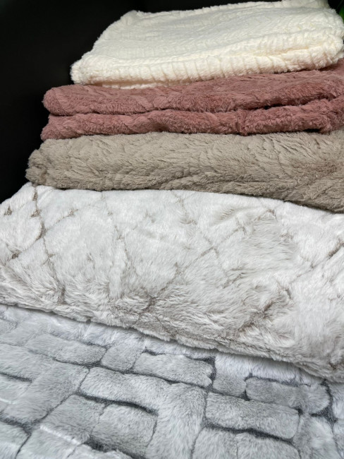 Плед Меховой КРОЛИК УЗОР 1.5 спальный в ассортименте PLKRU