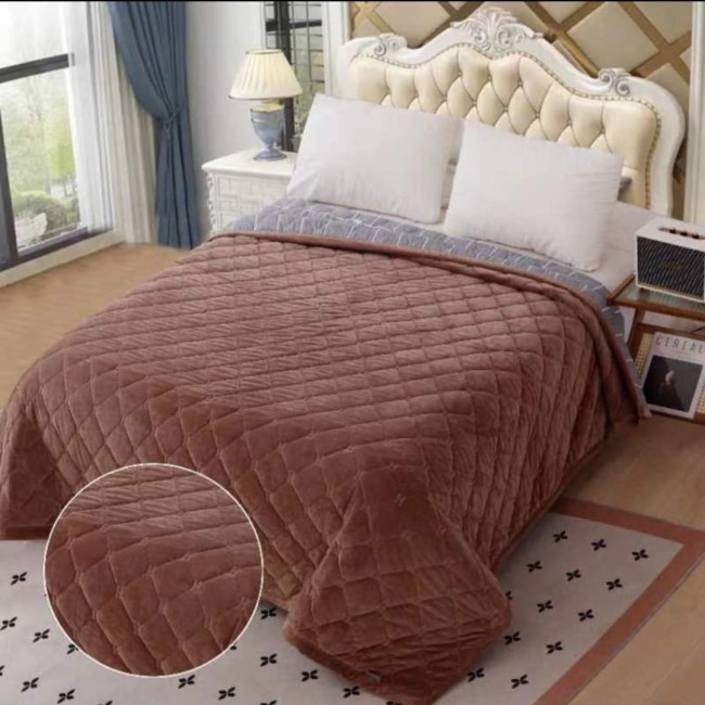 Покрывало H стеганое ILHOM 220х240 цвета POKILH Покрывало H стеганое ILHOM 220х240 цвета POKILH