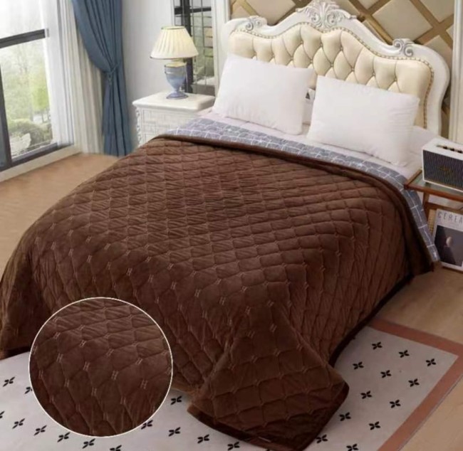 Покрывало H стеганое ILHOM 220х240 цвета POKILH Покрывало H стеганое ILHOM 220х240 цвета POKILH