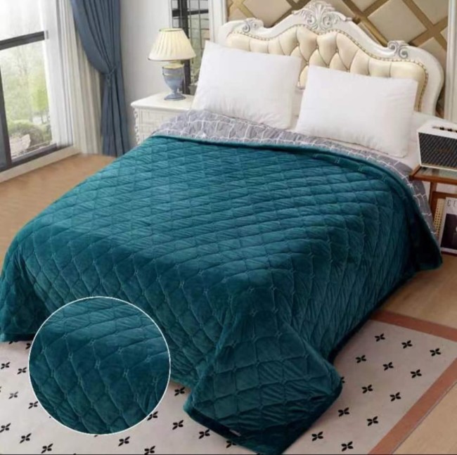 Покрывало H стеганое ILHOM 220х240 цвета POKILH Покрывало H стеганое ILHOM 220х240 цвета POKILH