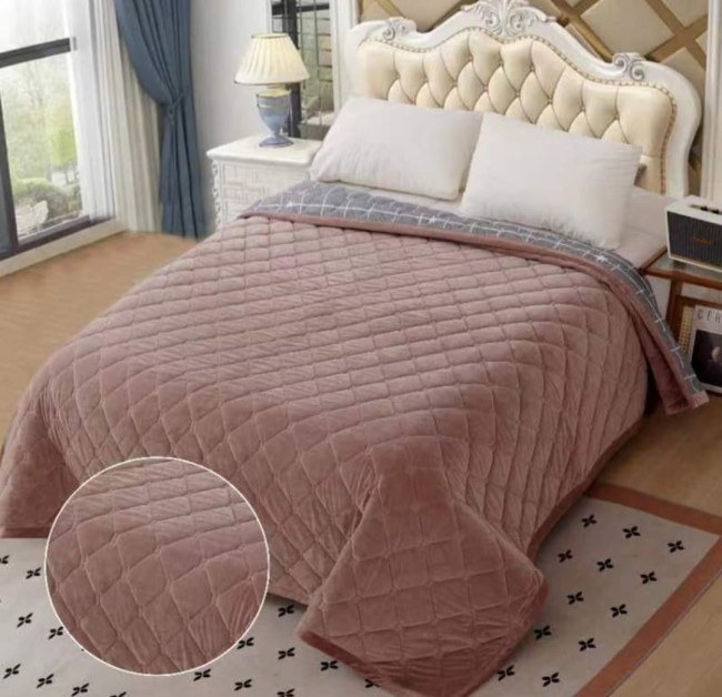 Покрывало H стеганое ILHOM 220х240 цвета POKILH Покрывало H стеганое ILHOM 220х240 цвета POKILH