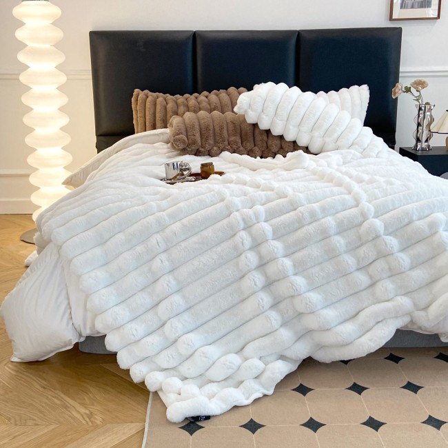 Меховое покрывало Mency Кролик Полоска POMEXKP01 цвет Белый Меховое покрывало Mency Кролик Полоска POMEXKP01 цвет Белый