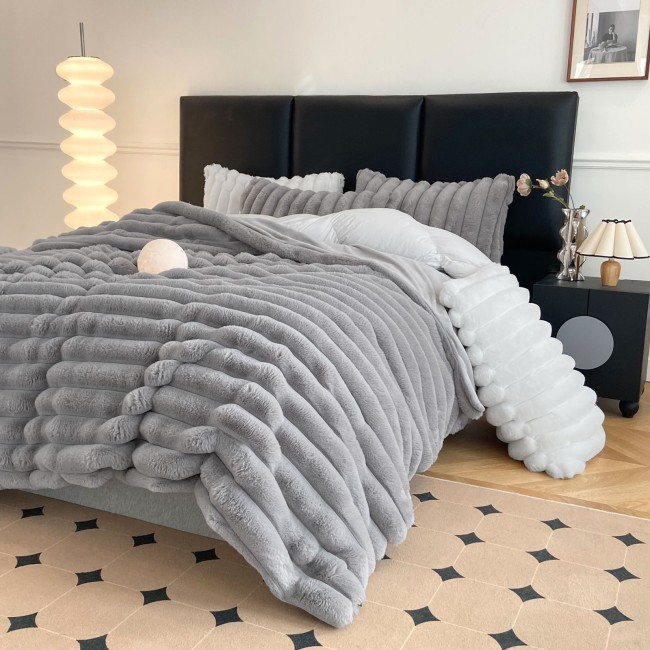 Меховое покрывало Mency Кролик Полоска POMEXKP03 цвет Светло серый 1