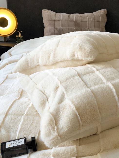 КПБ меховое MENCY с простыней и наволочками MENMEX КПБ меховое MENCY с простыней и наволочками MENMEX