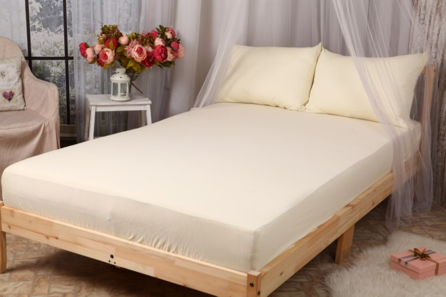 Простыня трикотажная на резинке Мерцана (Молочный) MERC12