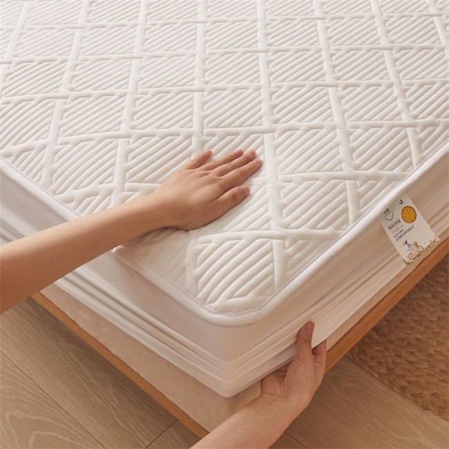 Наматрасник Mency стеганый с бортом без наволочек NAMSR01 (Белый) Наматрасник Mency стеганый с бортом без наволочек NAMSR01 (Белый)