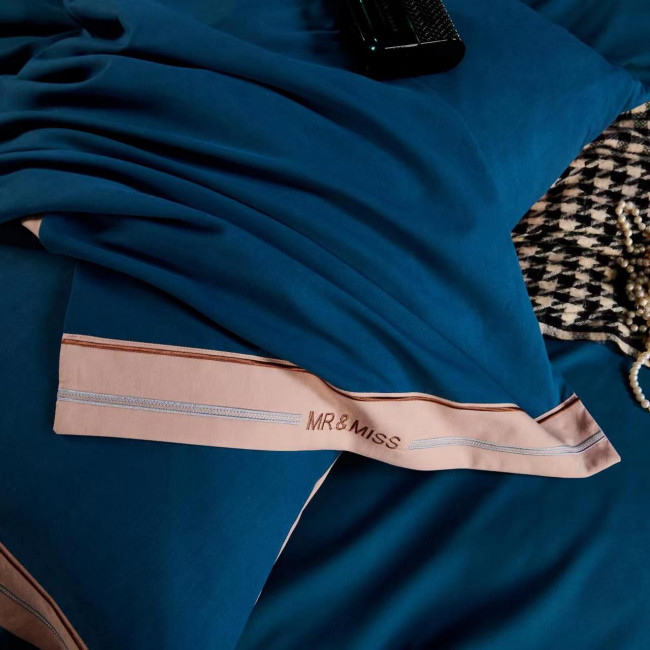 КПБ Candie's однотонный с вышивкой MR&MISS в коробке CANOVM17