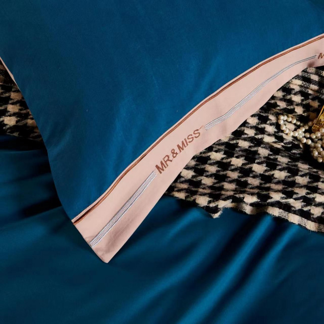 КПБ Candie's однотонный с вышивкой MR&MISS в коробке CANOVM17