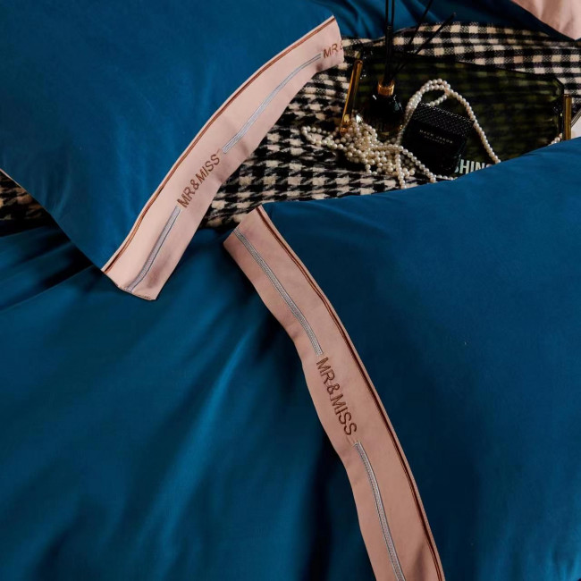 КПБ Candie's однотонный с вышивкой MR&MISS в коробке CANOVM18