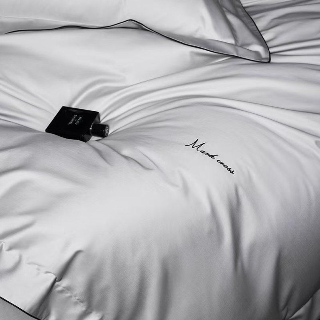 КПБ Mency Winni Mark Cross Бархатный сатин MENWMC001 КПБ Mency Winni Mark Cross Бархатный сатин MENWMC001