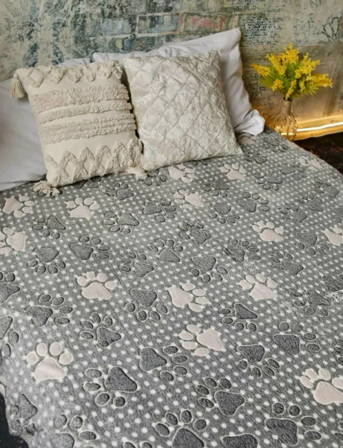 Плед плюшевый 2 спальный Лапки Серый PLELAP Плед плюшевый 2 спальный Лапки Серый PLELAP