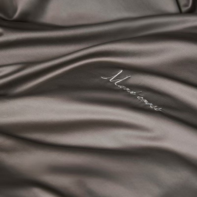 КПБ Mency Winni Mark Cross Бархатный сатин MENWMC004 КПБ Mency Winni Mark Cross Бархатный сатин MENWMC004