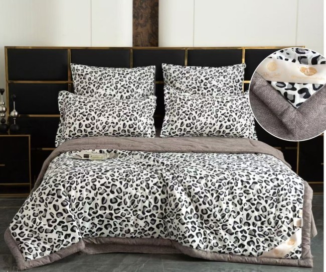 Одеяло Rus Bella с простыней и наволочками ODRUB008 Одеяло Rus Bella с простыней и наволочками ODRUB008