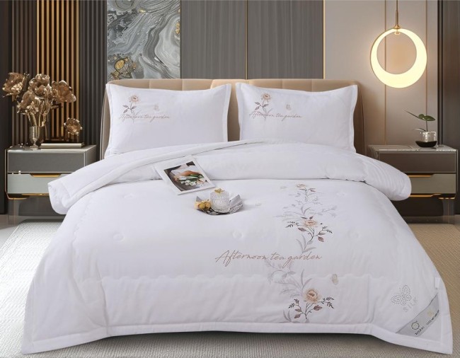 Одеяло Boris с вышивкой с простыней и наволочками ODBORV012