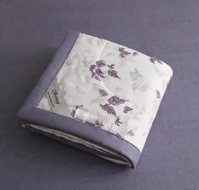 Одеяло Mency двухстороннее с простыней и наволочками ODMENHD01 Одеяло Mency двухстороннее с простыней и наволочками ODMENHD01