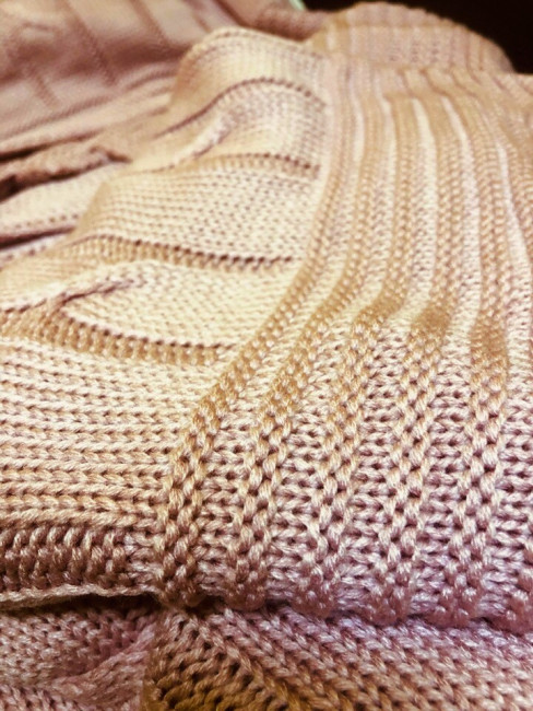 Вязаные пледы LINELLI ELEGANT Nirvana (Брусника)