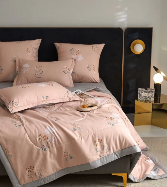 Одеяло Mency  двухстороннее  с простыней и наволочками ODMENHD03