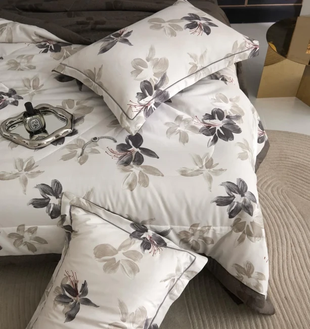 Одеяло Mency  двухстороннее  с простыней и наволочками ODMENHD04