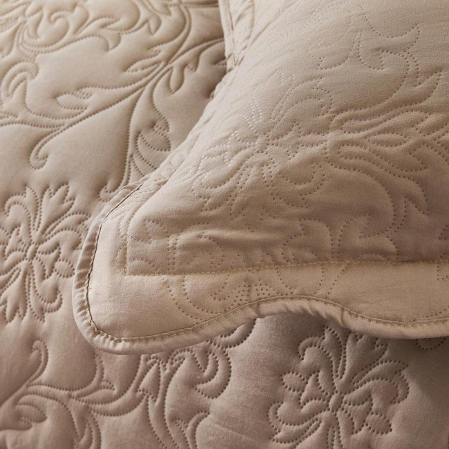 Покрывало стеганое с наволочками POKST