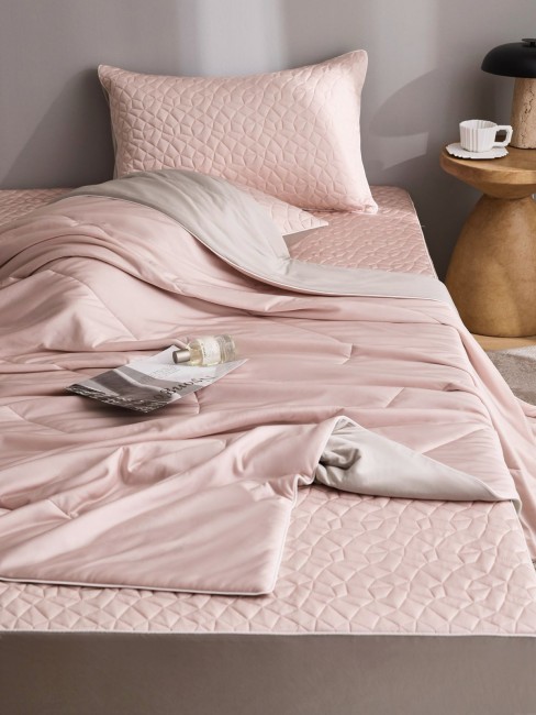 Одеяло Mency Tencel с наматрасником с наволочками ODMNAMT03 Одеяло Mency Tencel с наматрасником с наволочками ODMNAMT03