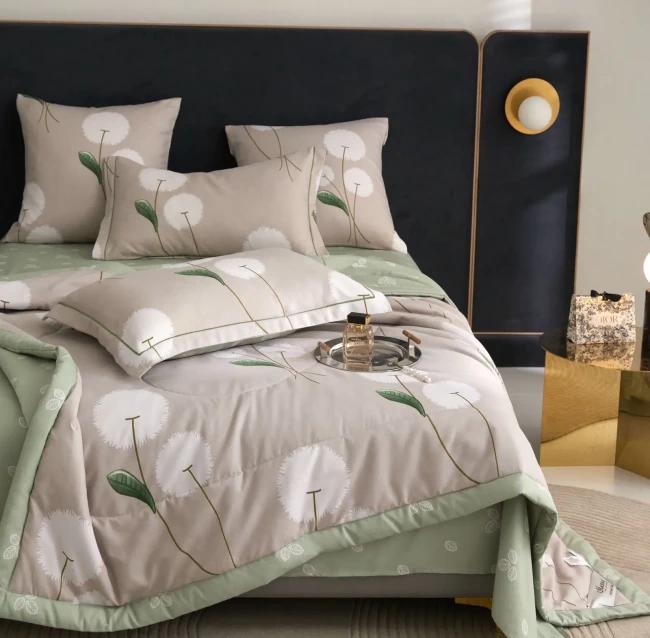 Одеяло Mency  двухстороннее  с простыней и наволочками ODMENHD08