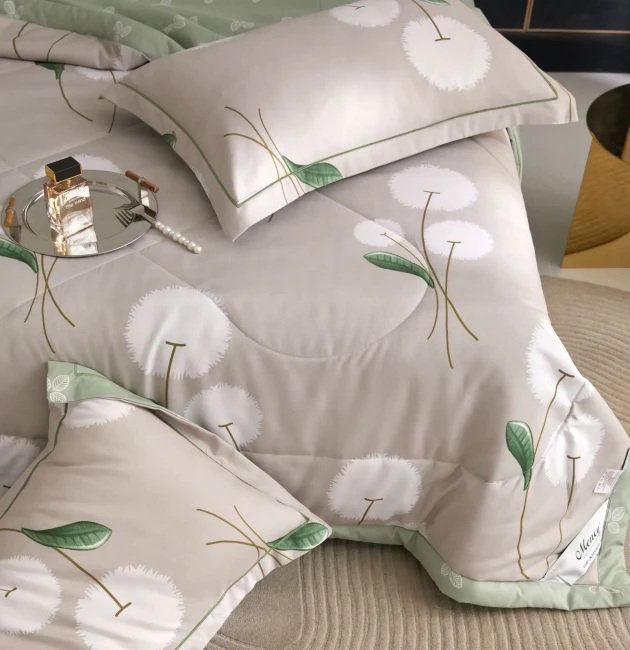 Одеяло Mency  двухстороннее  с простыней и наволочками ODMENHD08